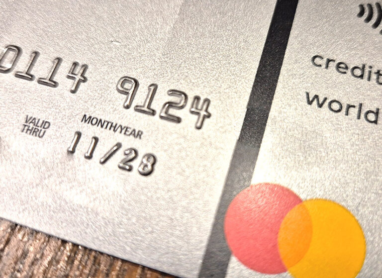 Co to jest mm/rr na karcie